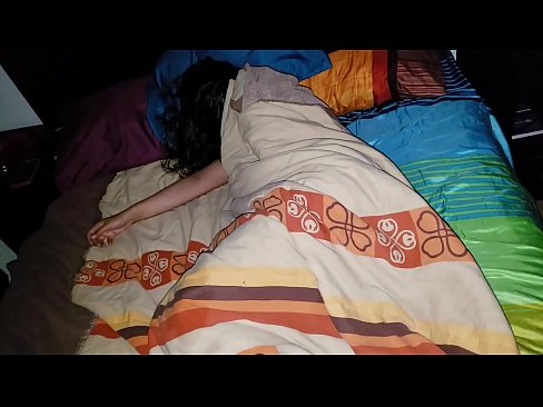 ❤️ Fillastro reprendendo á súa nova madrasta mentres ela dorme. ☑ Vídeo porno en % gl.masseffect1.ru %
